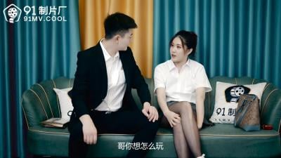 独家流出高颜值巨乳大学生下海！性感巨乳晃花人眼！道具玩弄骚穴~多姿势被无套爆操内射