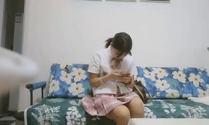 开档黑丝苗窕贫乳御姐口交伺候狼友啪啪...