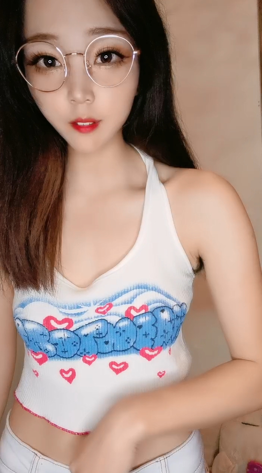 气质美御姐！极品性感美臀！无毛骚穴，电动舌头伺候，震动阴蒂娇喘不断，翘起结实美臀，镜头前摆弄第04集