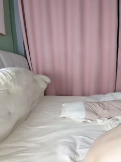 延安小姐姐性感好身材无毛逼很是刺激，伺候小哥激情啪啪口交大鸡巴，无套抽插各种草浪叫呻吟，口爆吞精真骚第02集